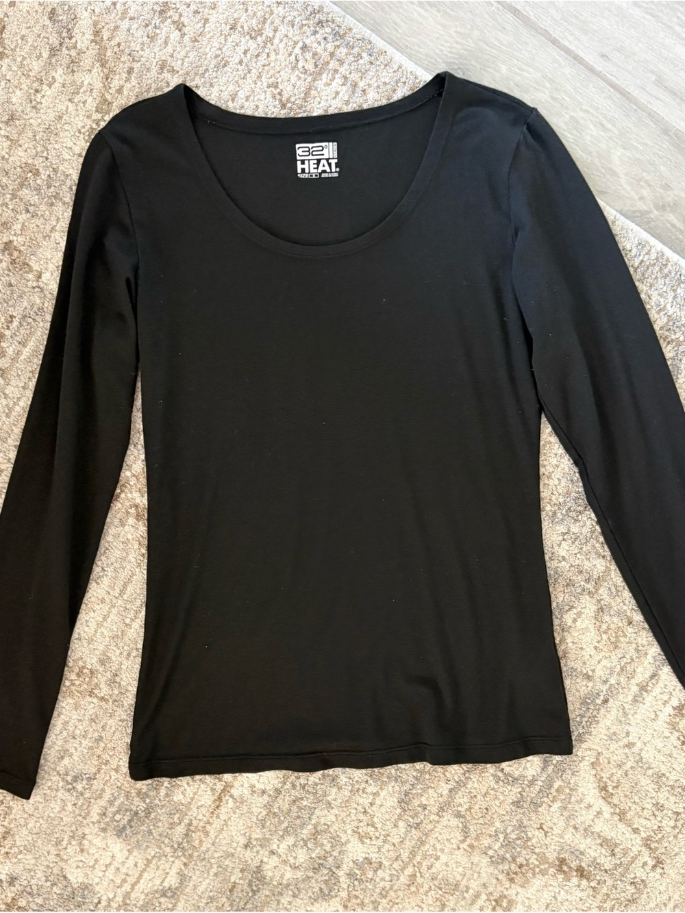 32 Degrees Black Long Sleeve Scoop Neck Top